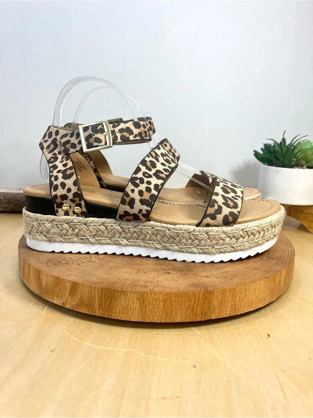 NWT Soda Bryces Cheetah Print Platform Espadrille Sandals Size 10